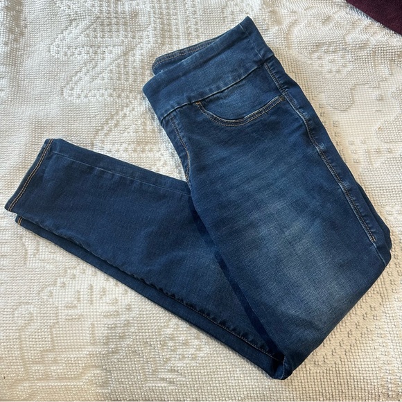 Rock & Republic Denim Rx Fever Pull On Crop Jean - Picture 2 of 8